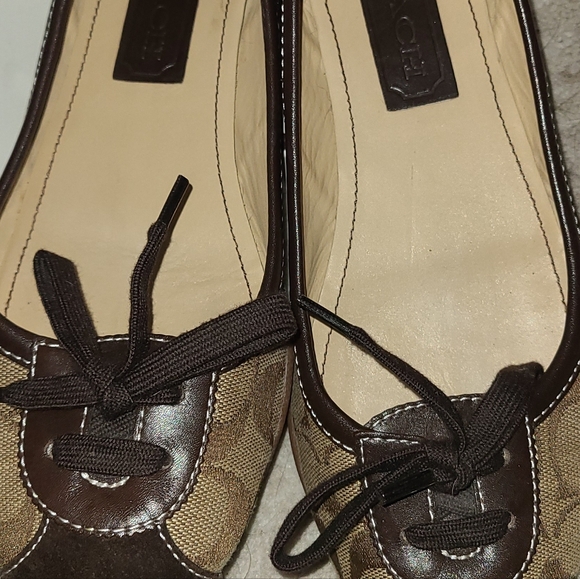 Coach Women's Tan and Brown Flats - Picture 3 of 10